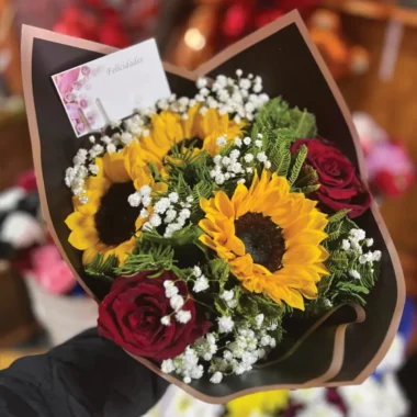 Ramos mixto girasoles más rosas